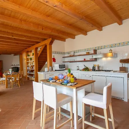 Βίλα Fosseno Sleeps 7