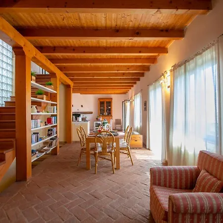 Βίλα Fosseno Sleeps 7