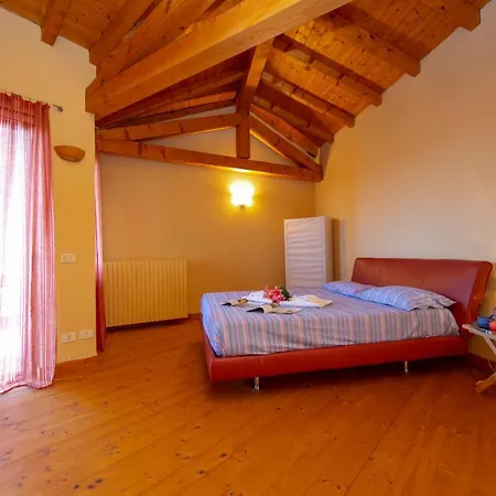 Βίλα Fosseno Sleeps 7